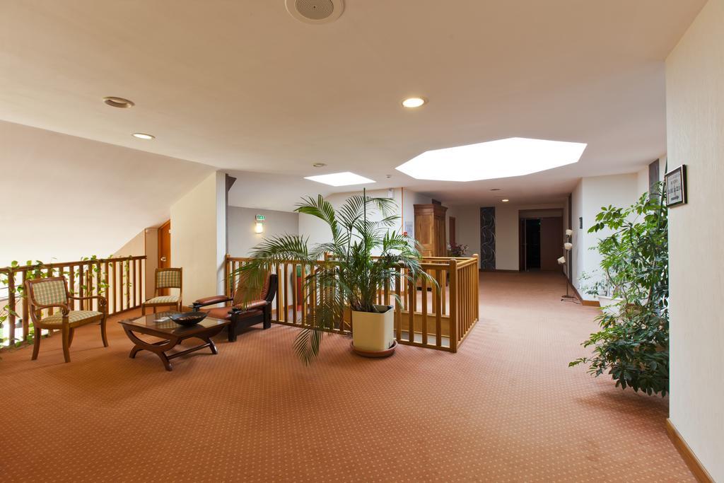 Cit'Hotel Du Circuit Magny-Cours Ngoại thất bức ảnh