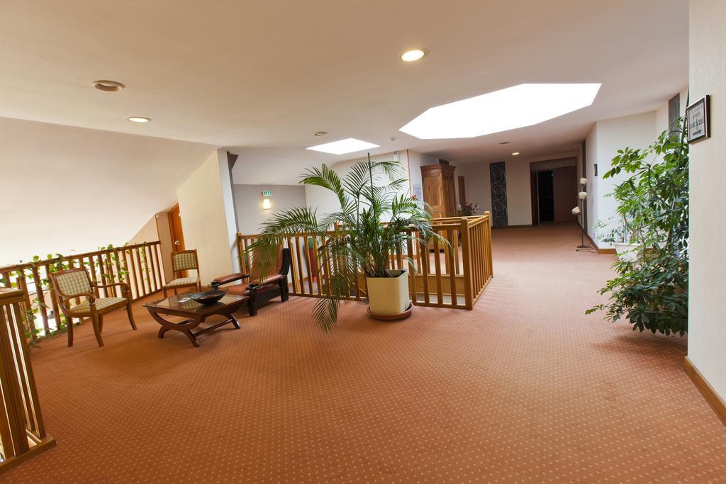 Cit'Hotel Du Circuit Magny-Cours Ngoại thất bức ảnh