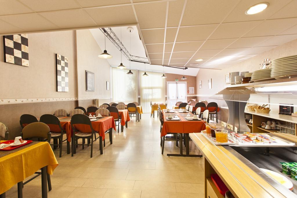 Cit'Hotel Du Circuit Magny-Cours Ngoại thất bức ảnh